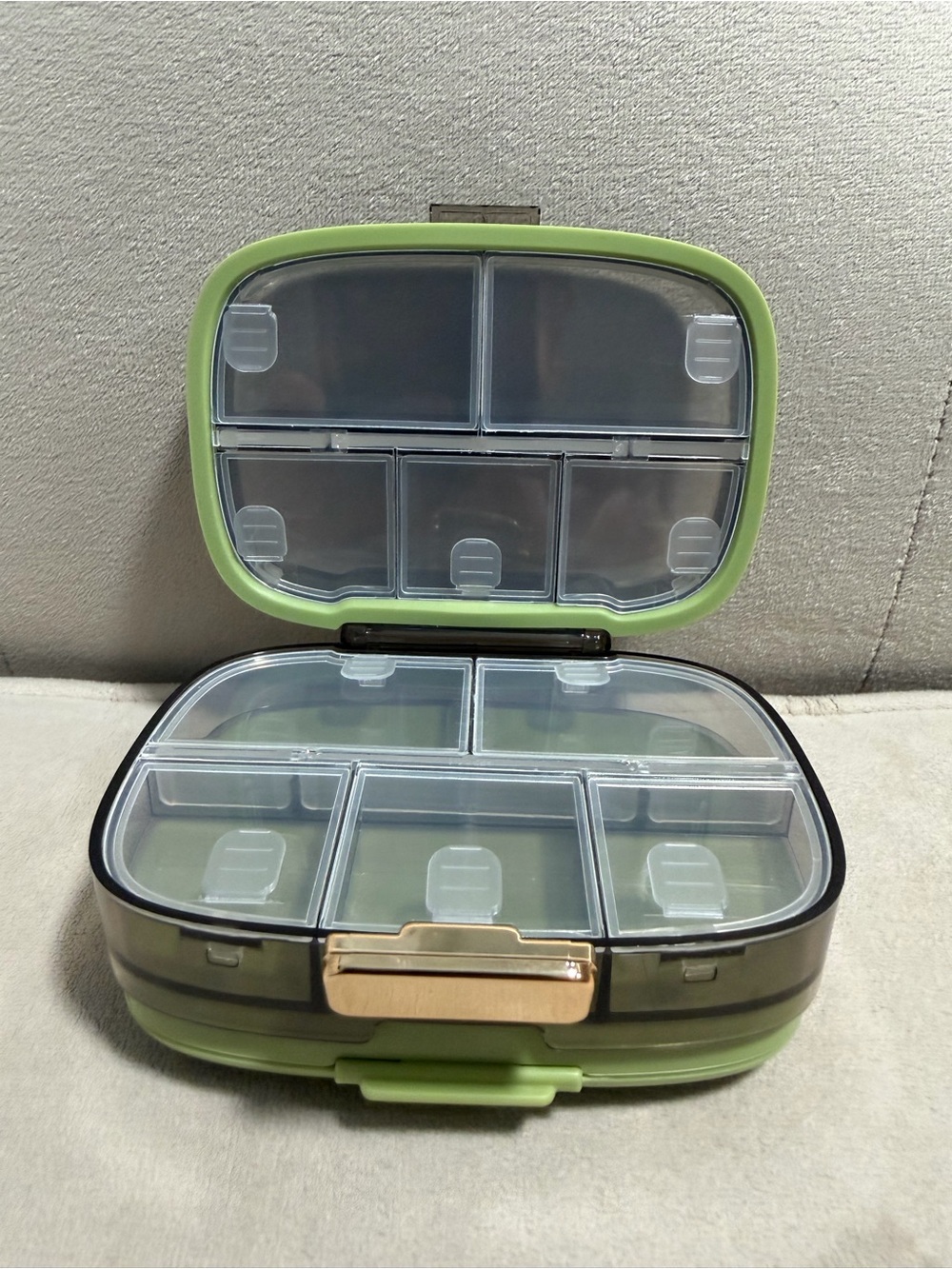 Green Stackable Food Storage Container with Secure Clip - Picture 8 of 16